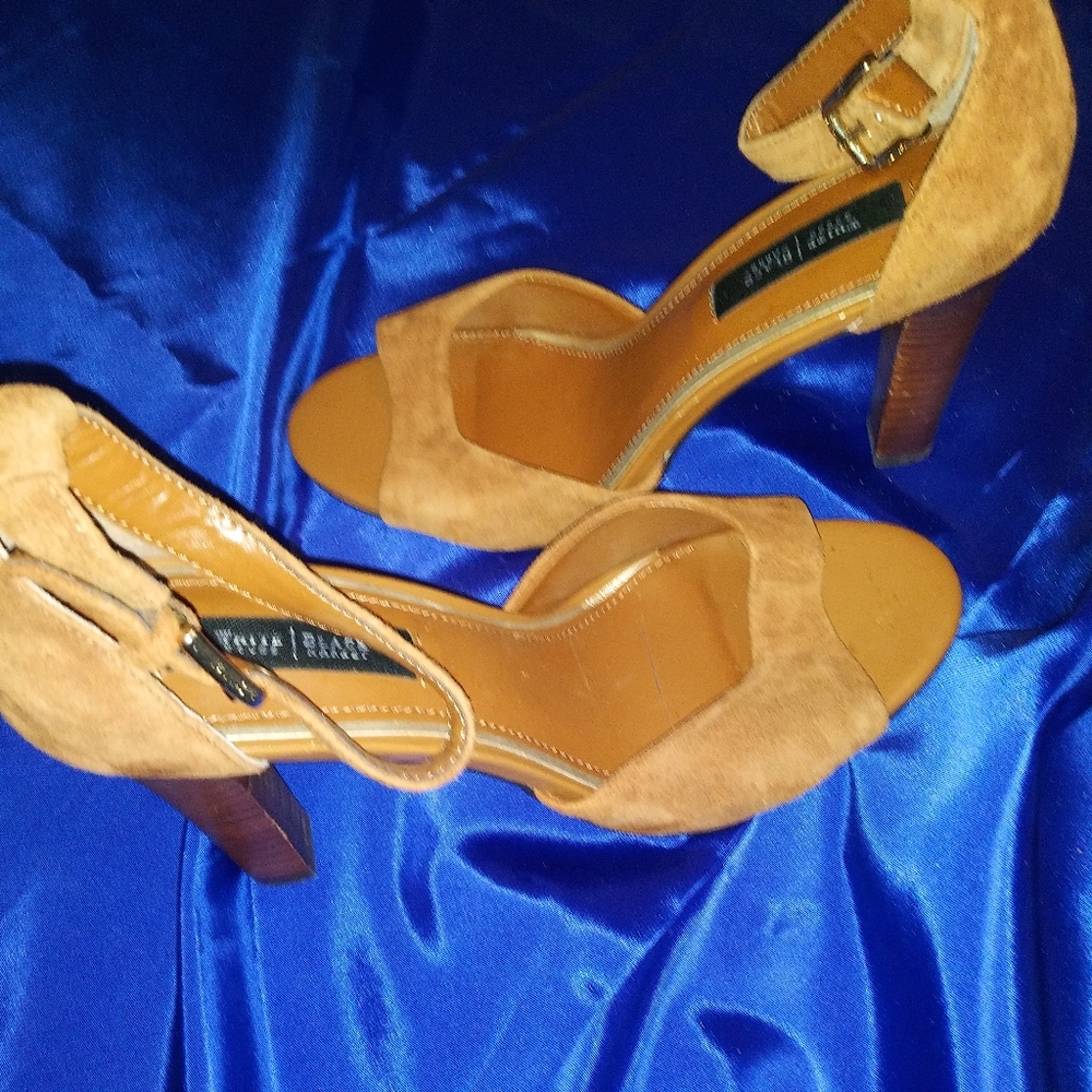 WHBM pumps